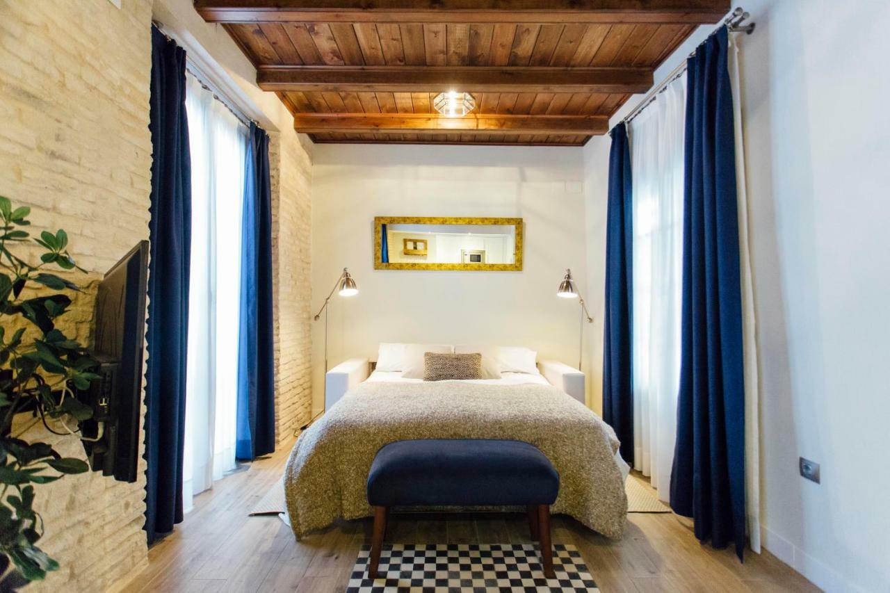 One&Lux Byron Suites Sevilla Eksteriør billede