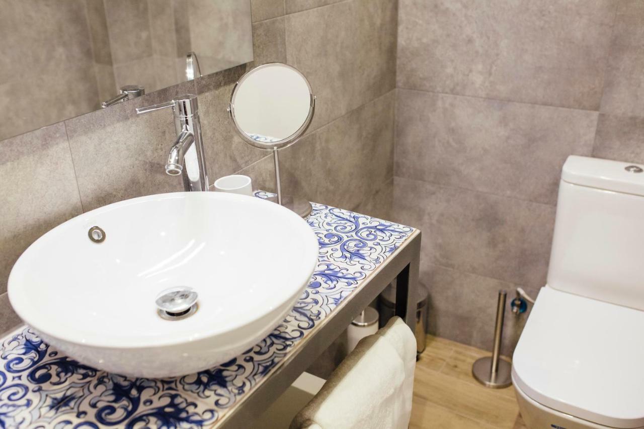 One&Lux Byron Suites Sevilla Eksteriør billede