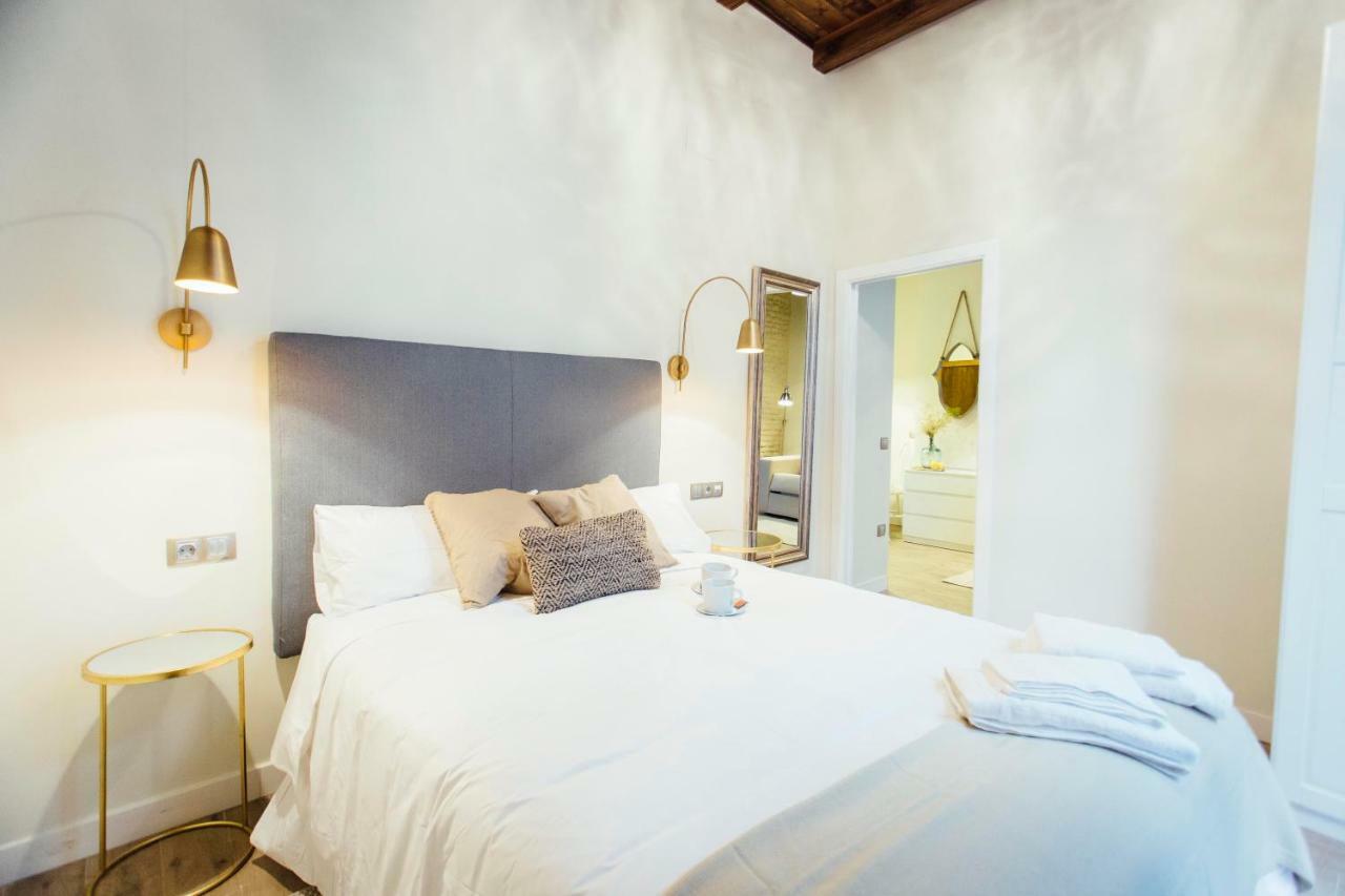 One&Lux Byron Suites Sevilla Eksteriør billede