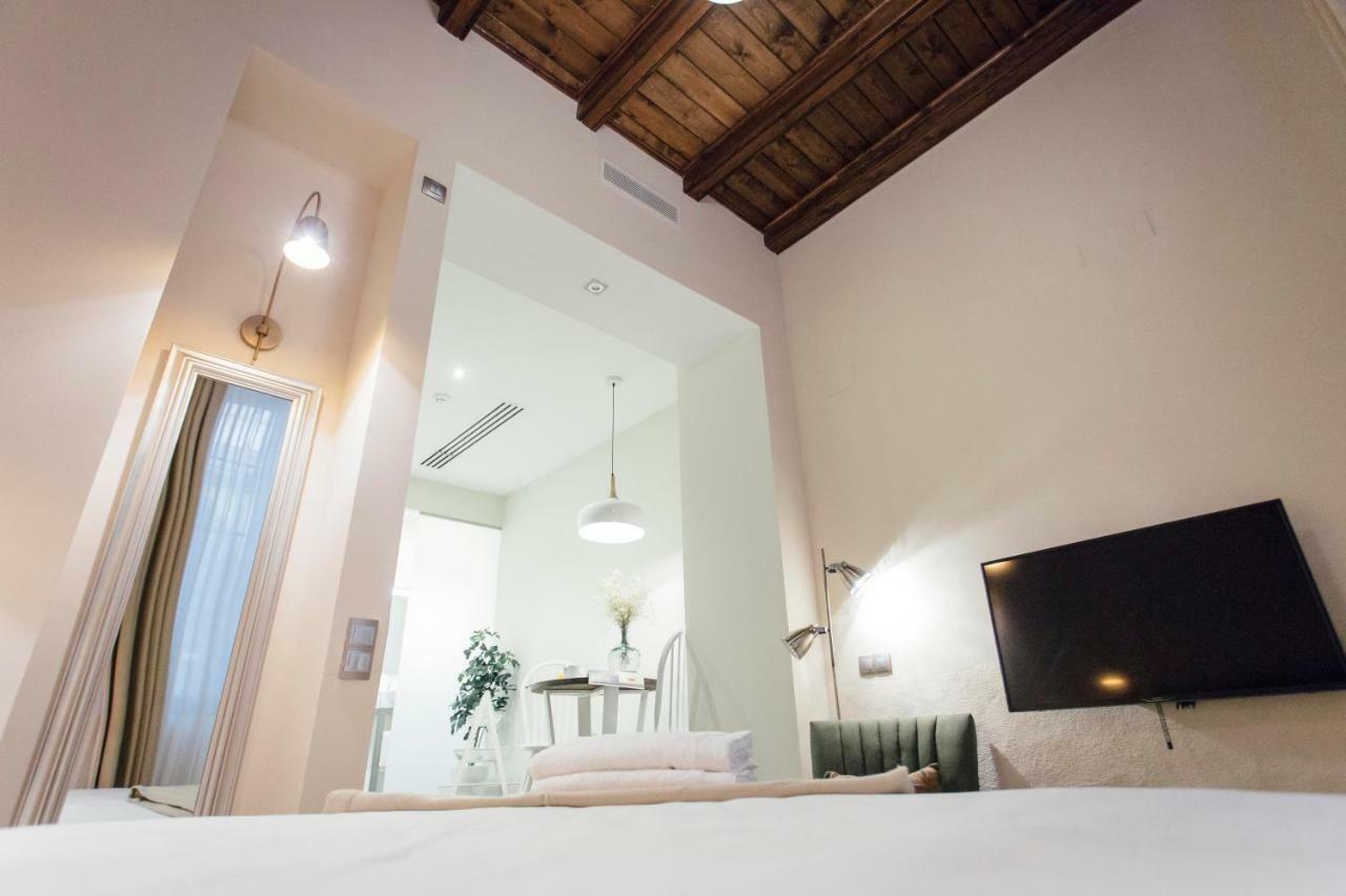 One&Lux Byron Suites Sevilla Eksteriør billede