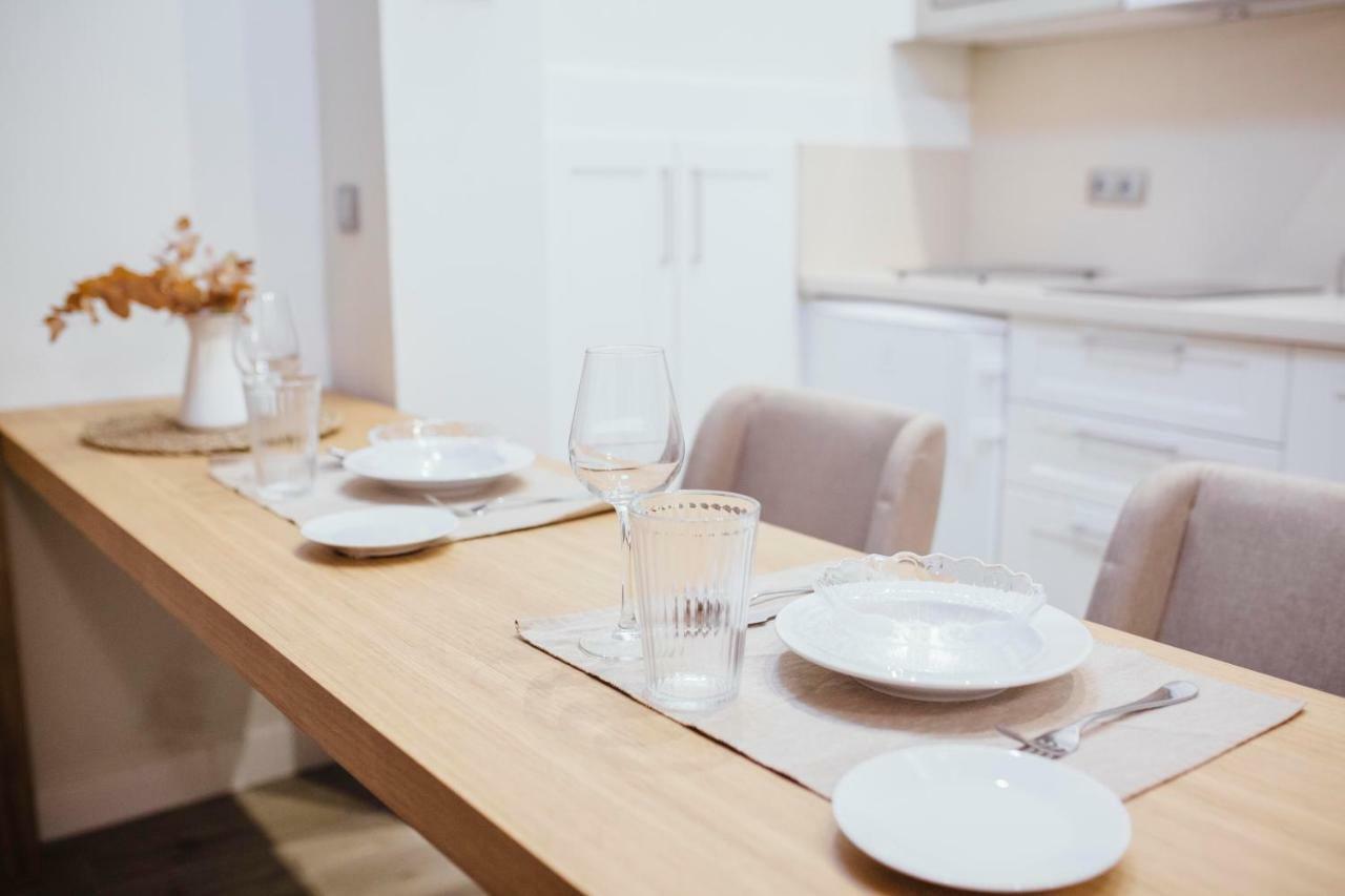 One&Lux Byron Suites Sevilla Eksteriør billede